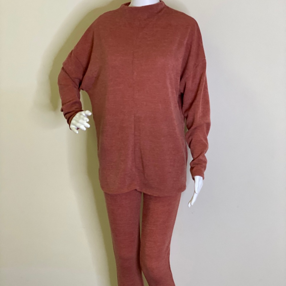 Women’s Snuggle Rust Set - Picture 2 of 7